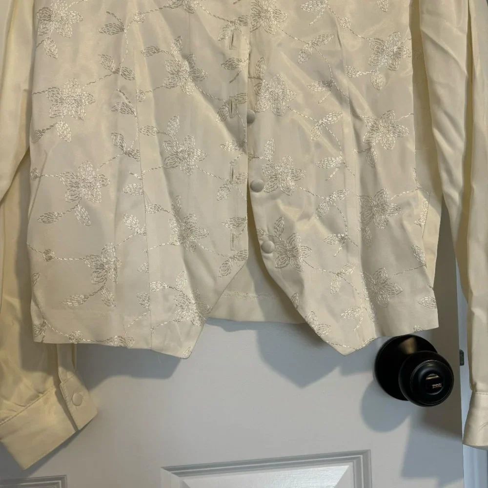 Vintage New York City‎ Design Co Cream Embroidered Blouse - Size 6 - Picture 4 of 8